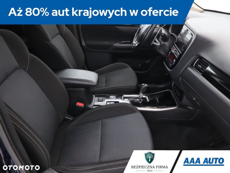 Mitsubishi Outlander - 11