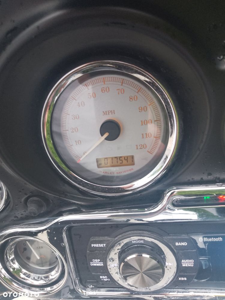 Harley-Davidson Touring Street Glide - 3