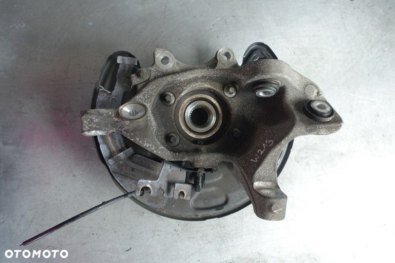 ZWROTNICA PRAWY TYŁ MERCEDES W213 17r.