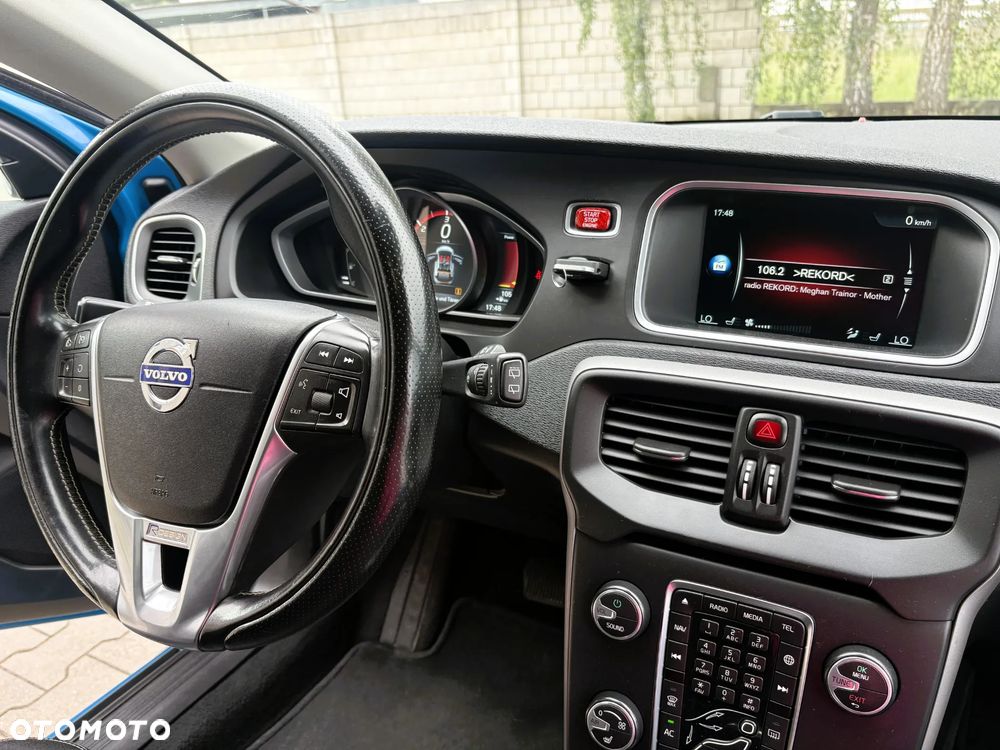 Volvo V40 D4 Drive-E R-Design Kinetic - 24