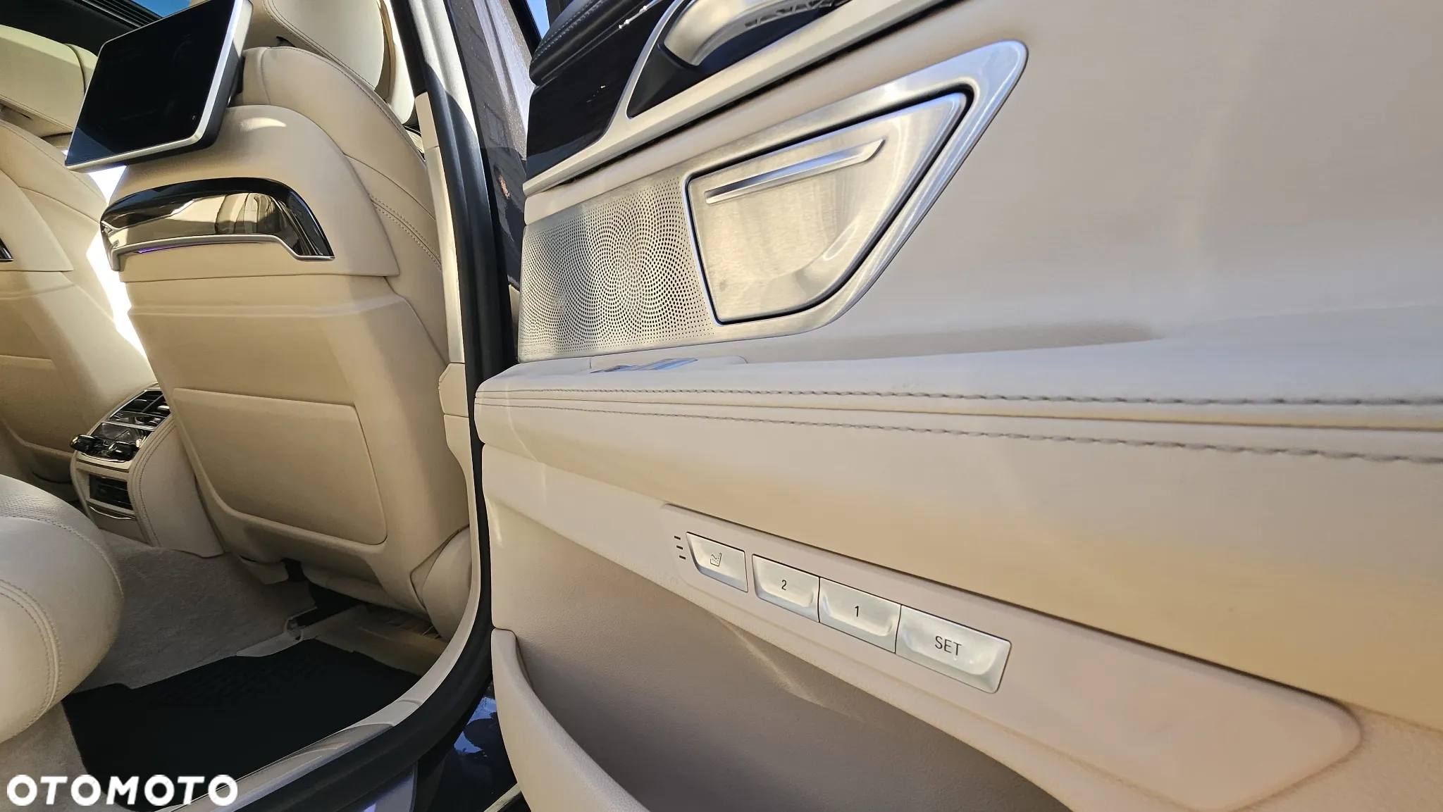 BMW Seria 7 740d xDrive - 17