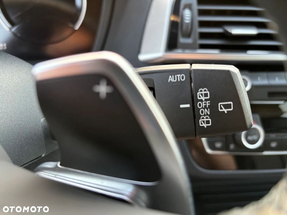 BMW Seria 1 M140i xDrive Shadow sport - 18