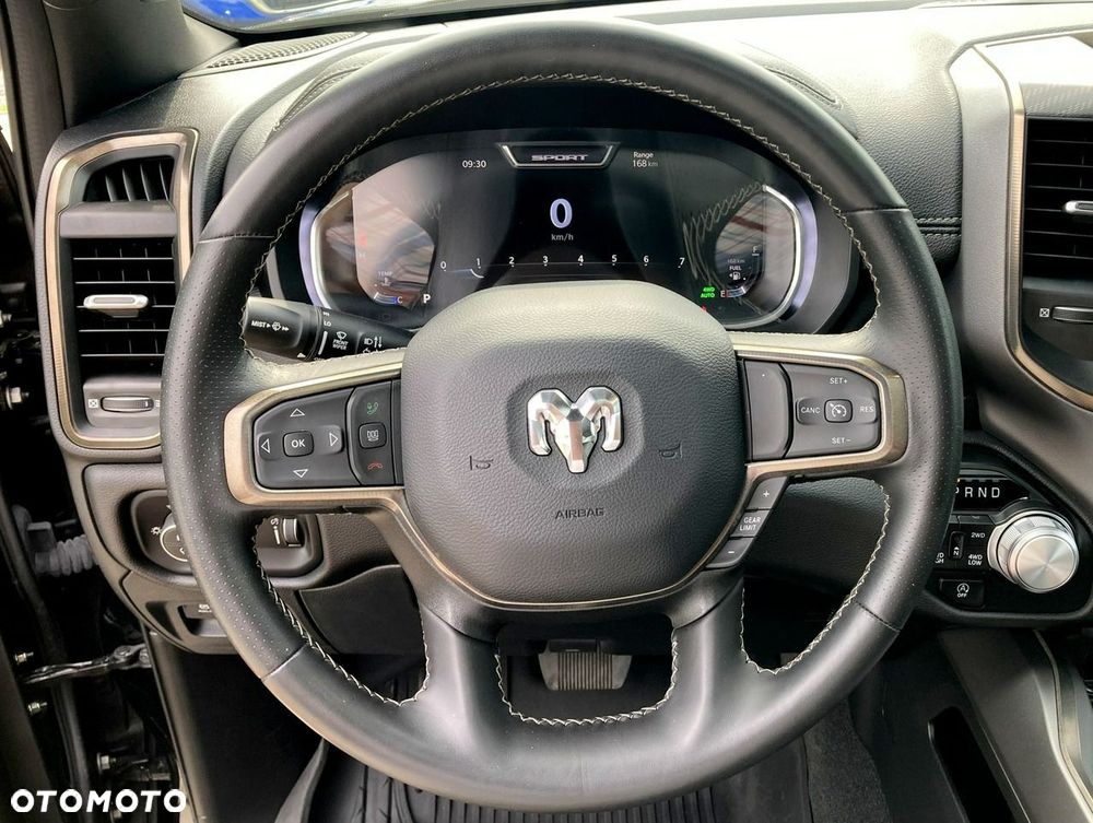 RAM 1500 Crew Cab Sport - 17