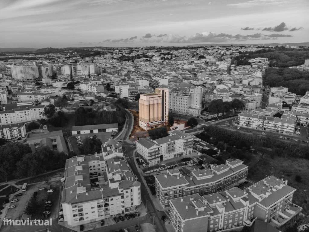 Edifício singular no centro das Caldas da Rainha - Grande imagem: 5/19