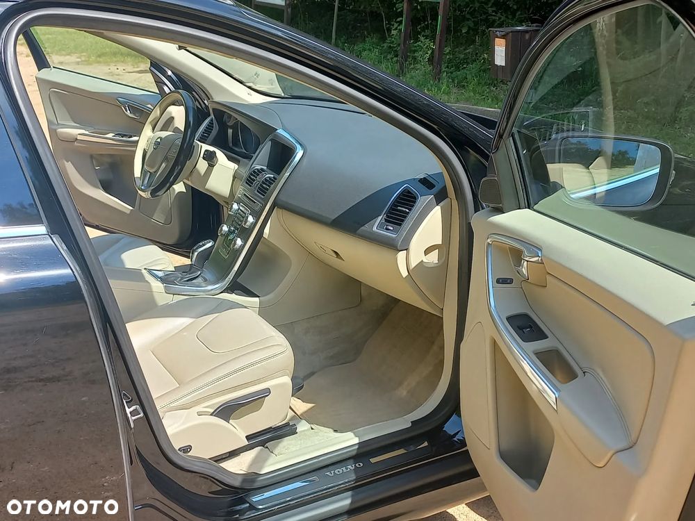 Volvo XC 60 D3 Drive-E Momentum - 12