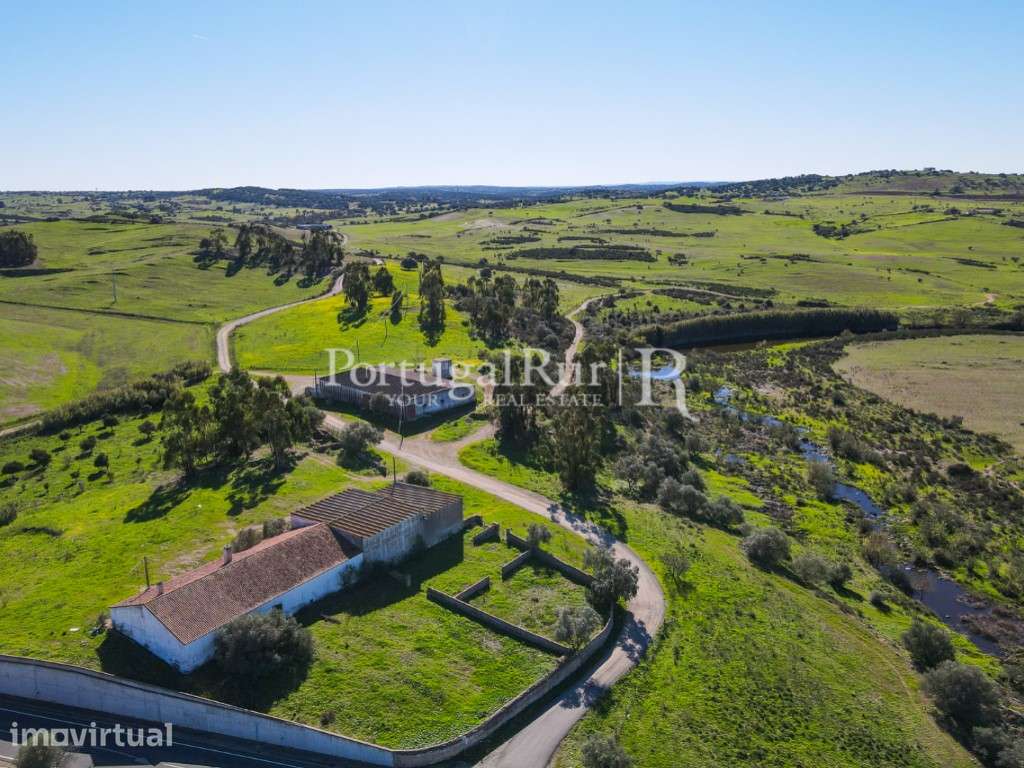 Herdade com 53 hectares em Castro Verde - Grande imagem: 3/59