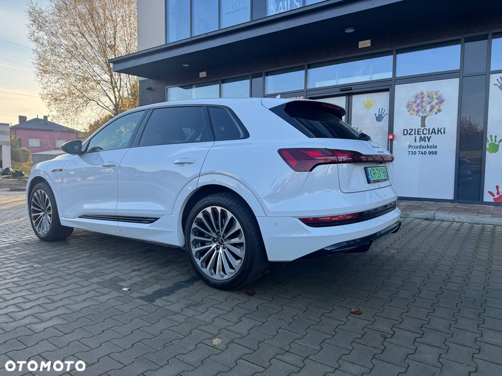 Audi e-tron 55 Quattro S line - 9