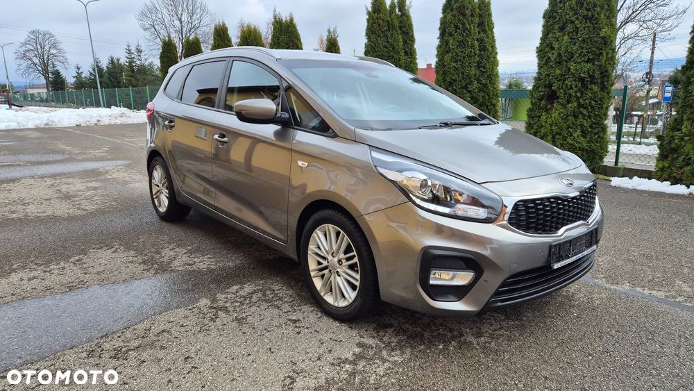 Kia Carens 1.6 GDI Dream Team Edition - 4