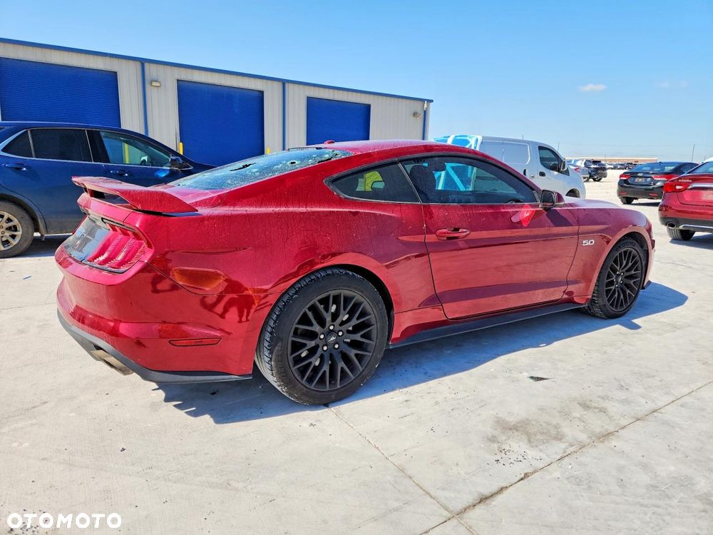 Ford Mustang 5.0 V8 GT - 4