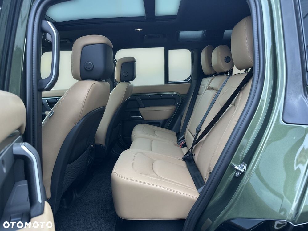 Land Rover Defender - 14