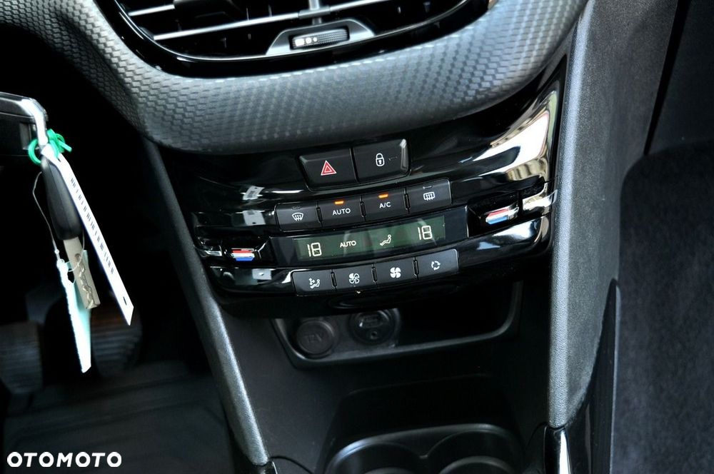 Peugeot 2008 PureTech 82 Allure - 27