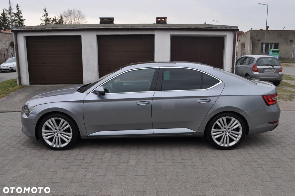 Skoda Superb 2.0 TDI DSG Premium Edition - 5