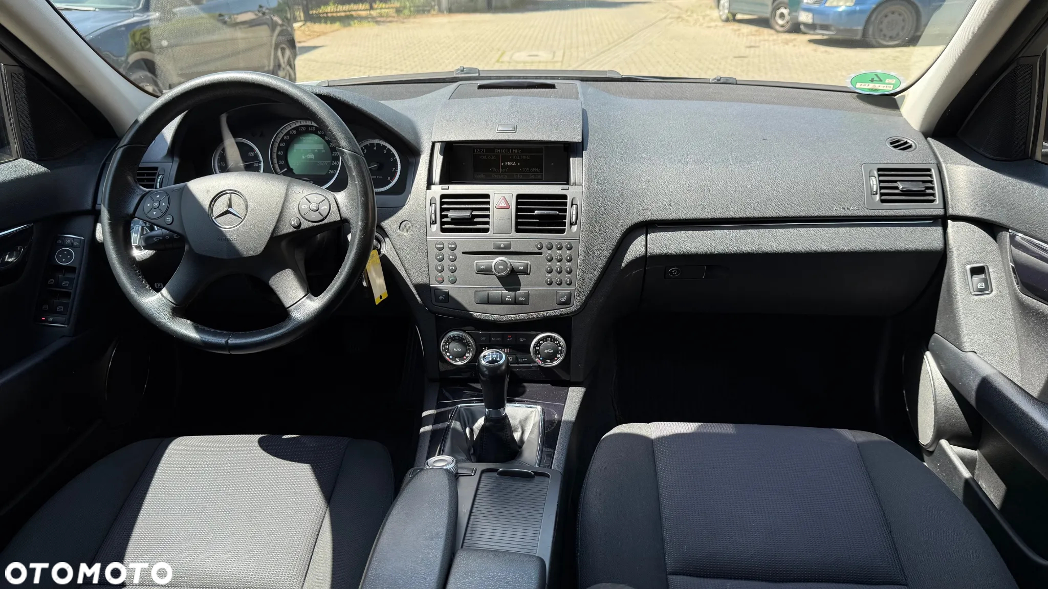 Mercedes-Benz Klasa C 180 T CGI BlueEFFICIENCY Elegance - 14