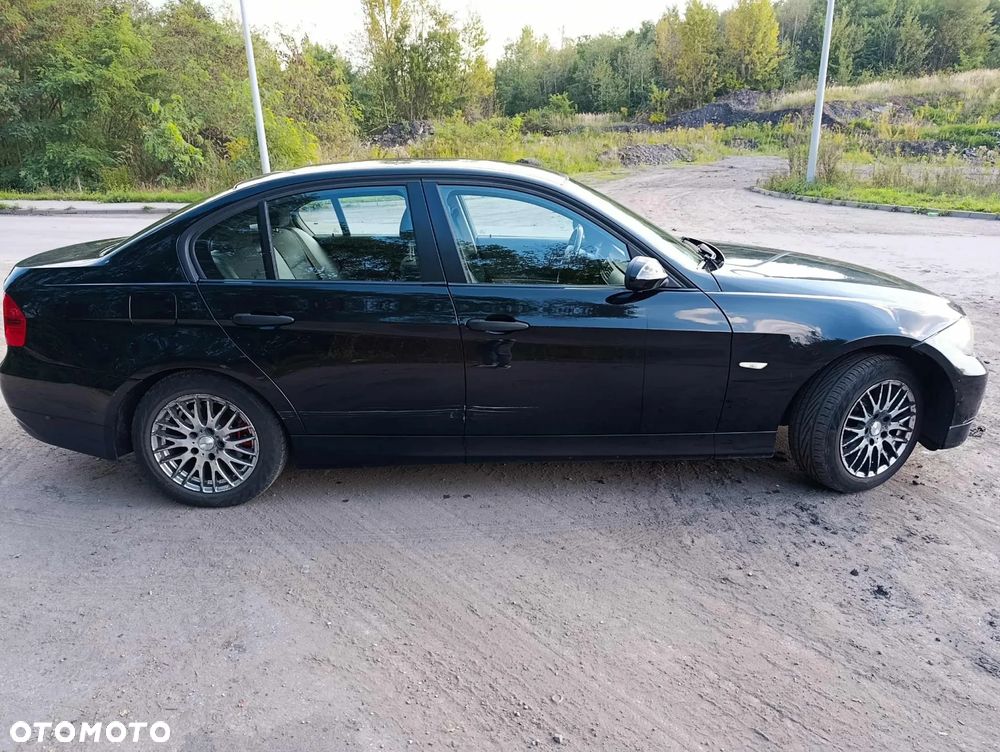 BMW Seria 3 318i - 4