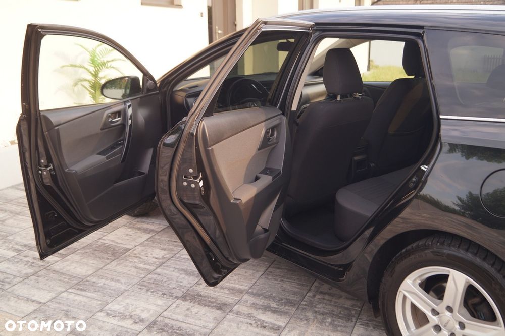 Toyota Auris 1.6 D-4D Executive - 16