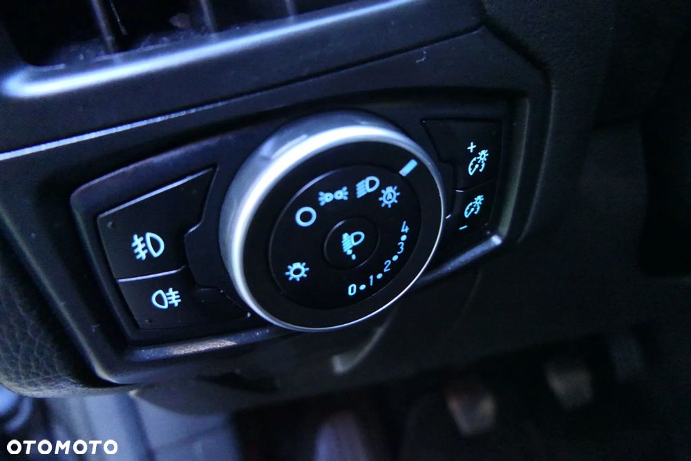 Ford Focus 2.0 EcoBlue Titanium - 25