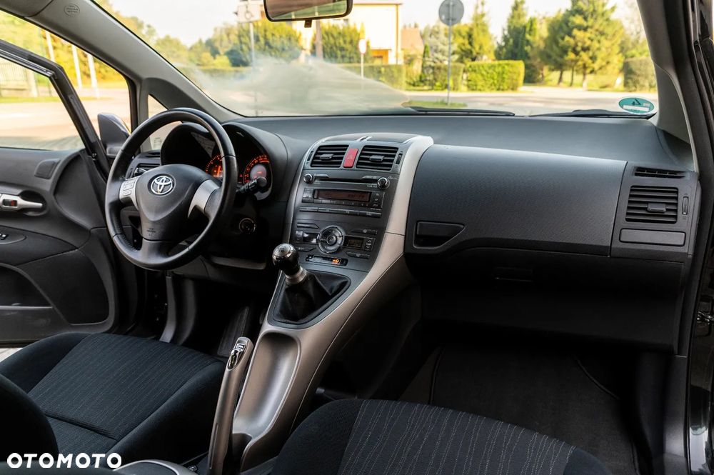 Toyota Auris 1.4 VVT-i - 24