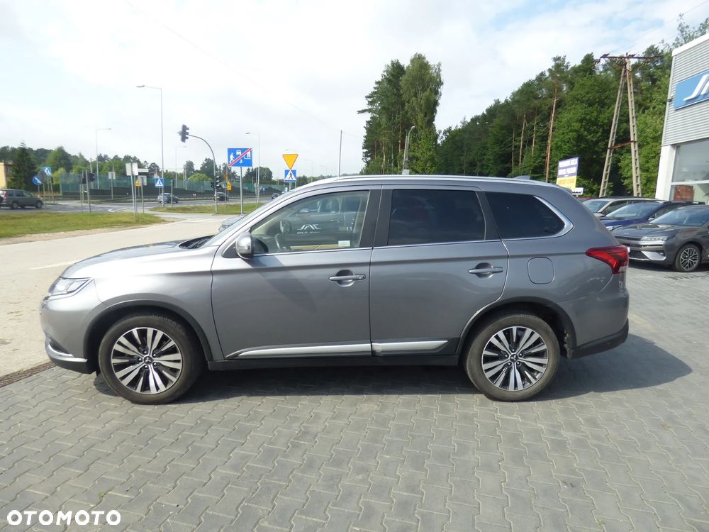 Mitsubishi Outlander - 4