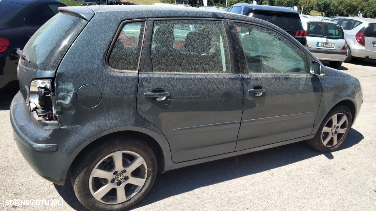 VW Polo 9N2 1.2i de 2007 disponível para peças - 3