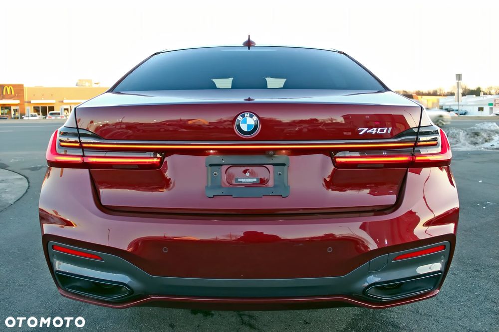 BMW Seria 7 740i sport - 4
