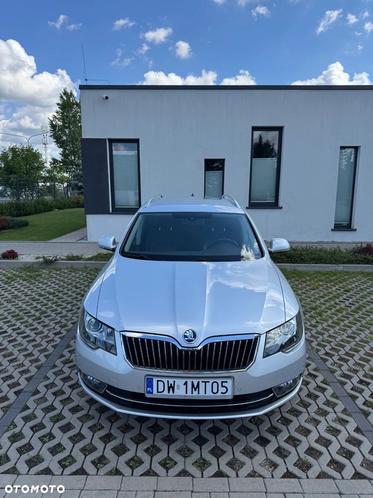 Skoda Superb 2.0 TDI 4x4 L&K DSG - 2