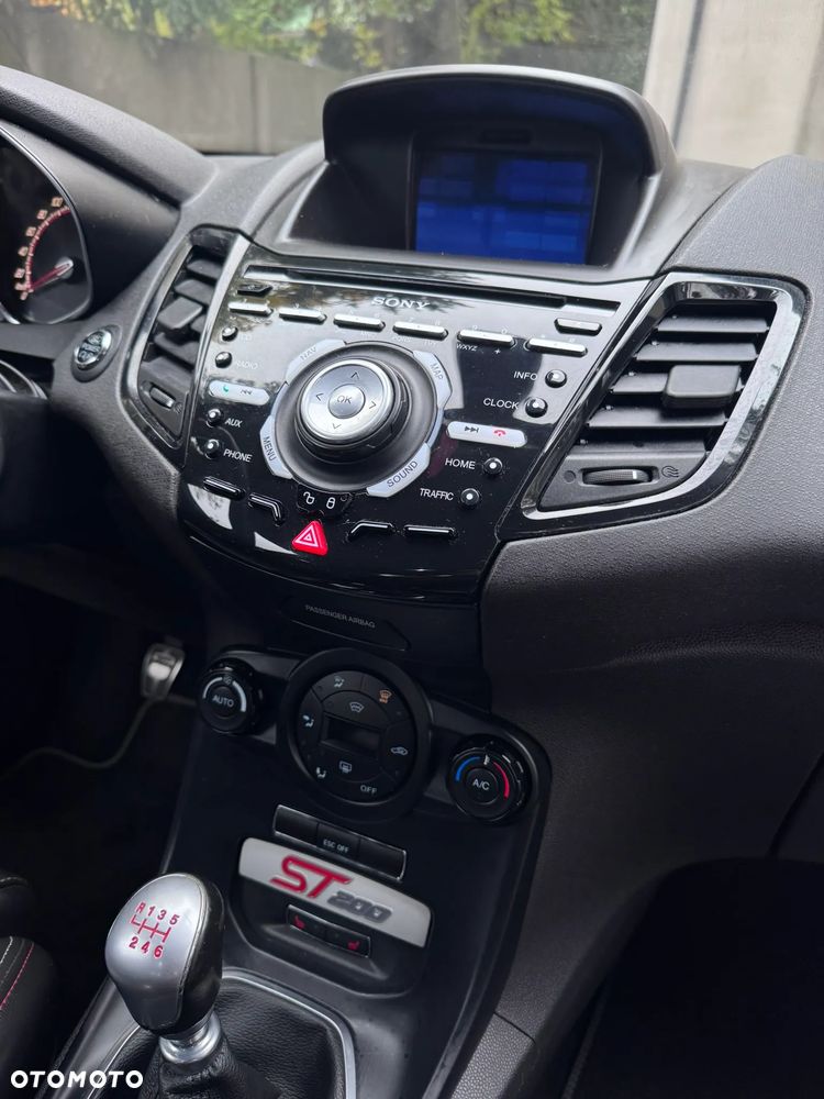 Ford Fiesta ST200 - 30