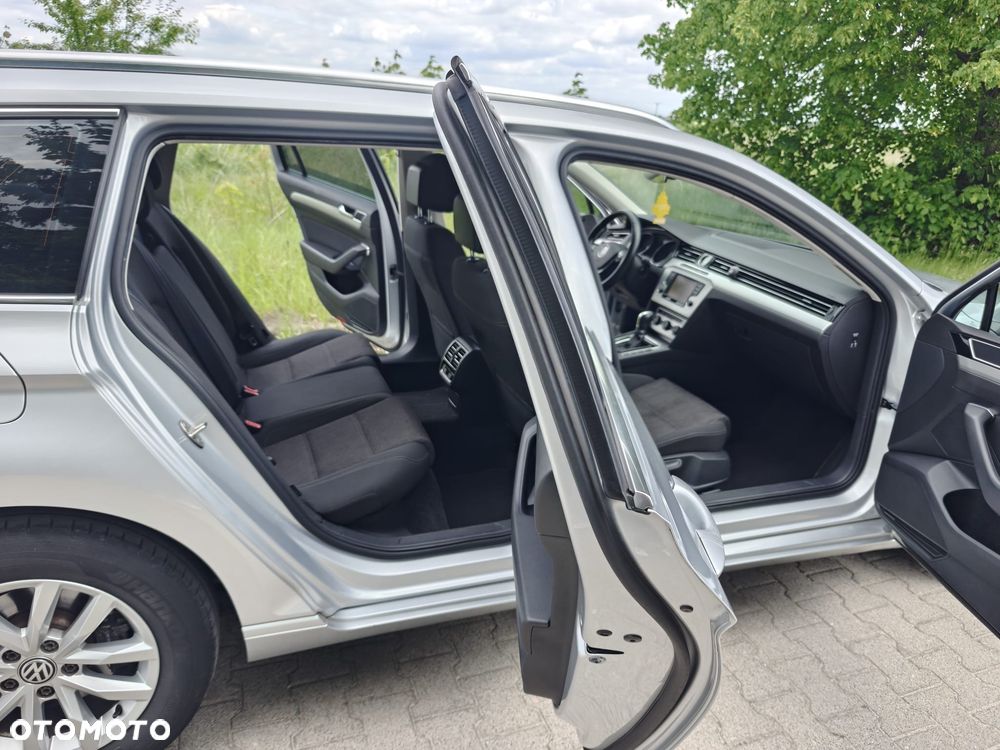 Volkswagen Passat - 33