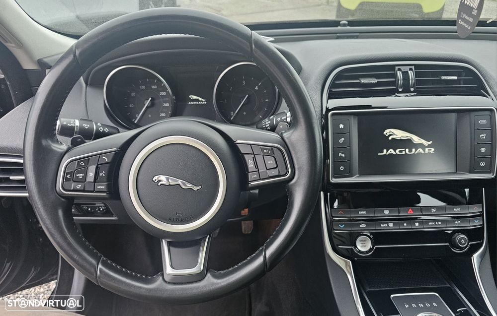 Jaguar XE 2.0 D Prestige AWD Aut. - 16