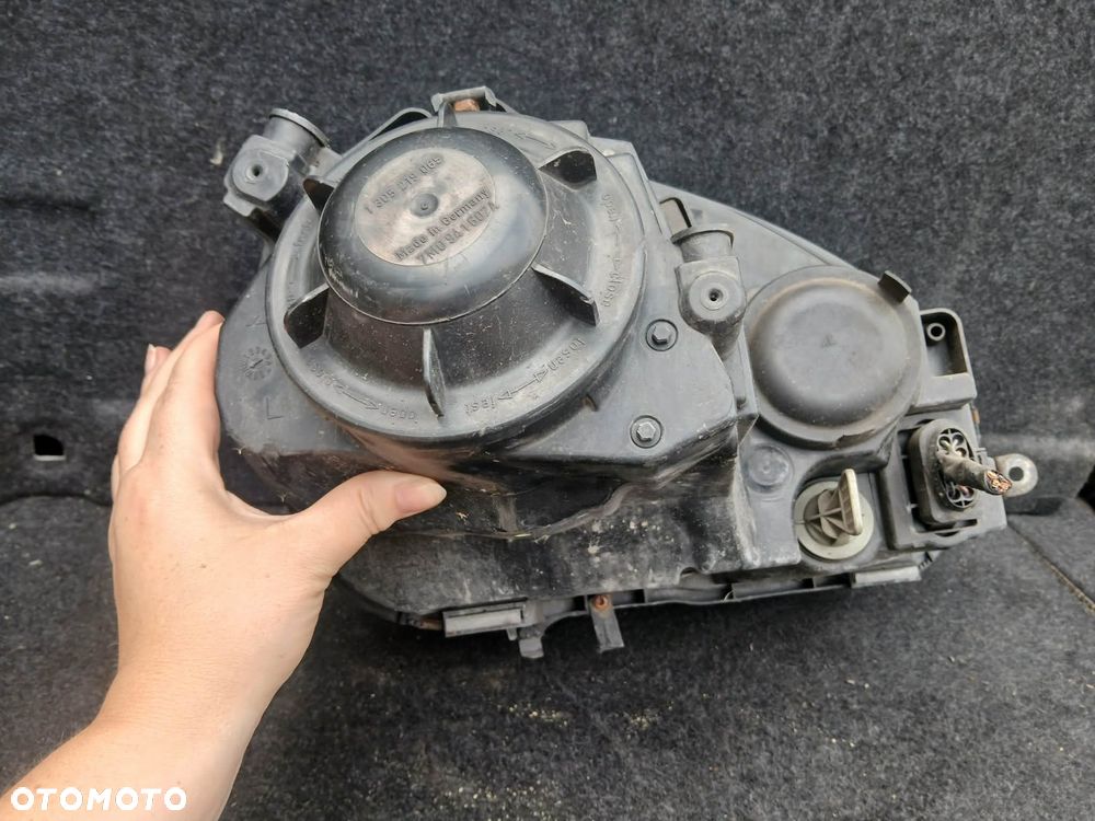 Volkswagen Golf 5 V lampa przednia prawa, lewa - 9