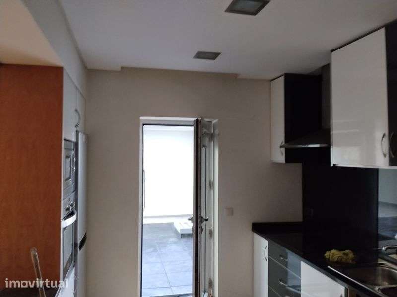 Apartamento T2 para arrendamento no centro de Vila Nova de Famalicão - Grande imagem: 5/8