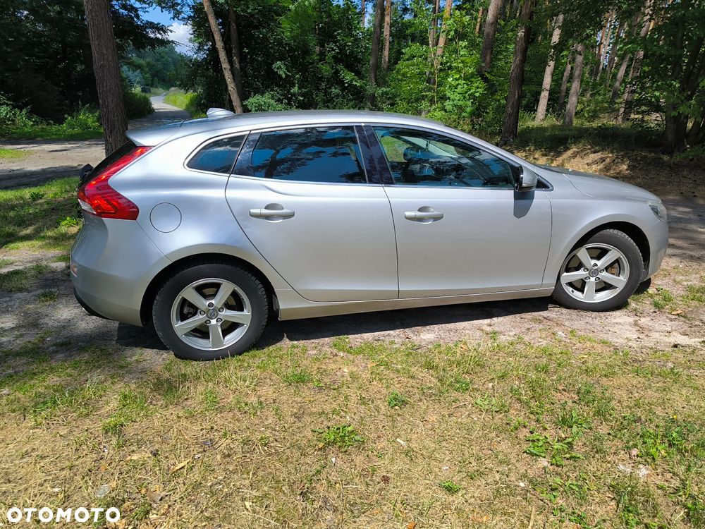 Volvo V40 D4 Drive-E Momentum - 24