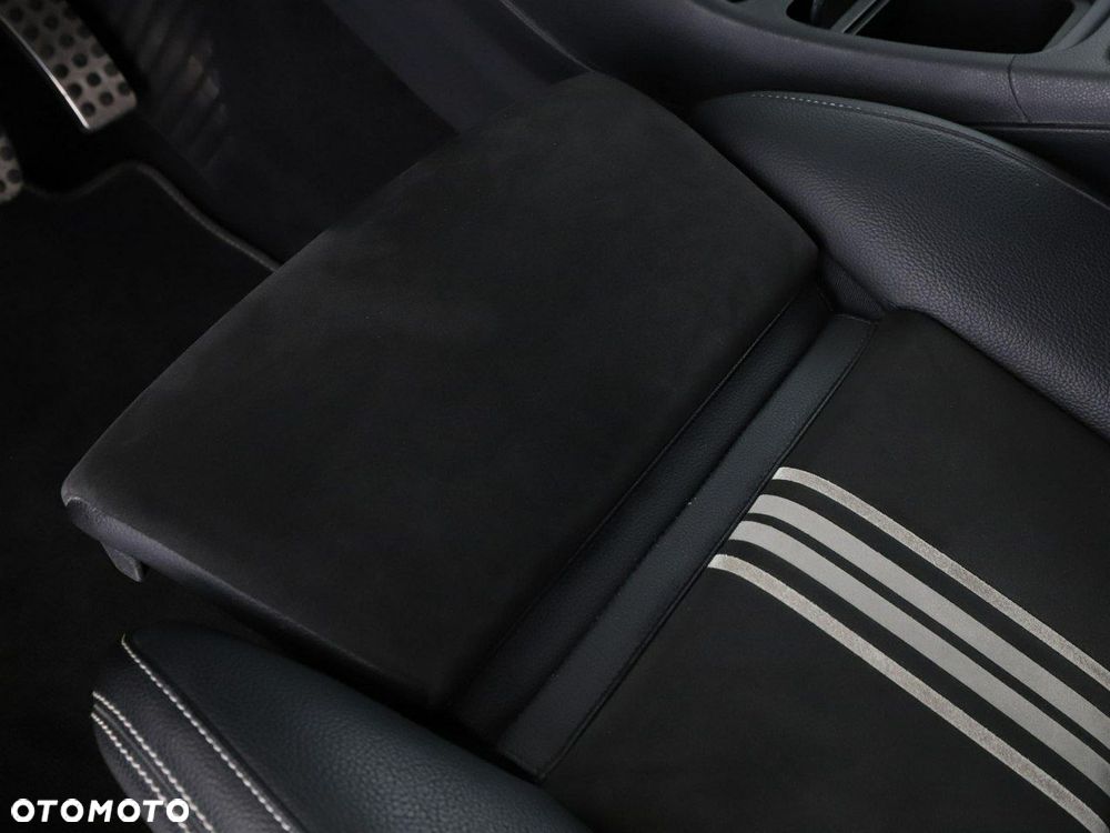 Mercedes-Benz CLA 220 4Matic 7G-DCT AMG Line - 37