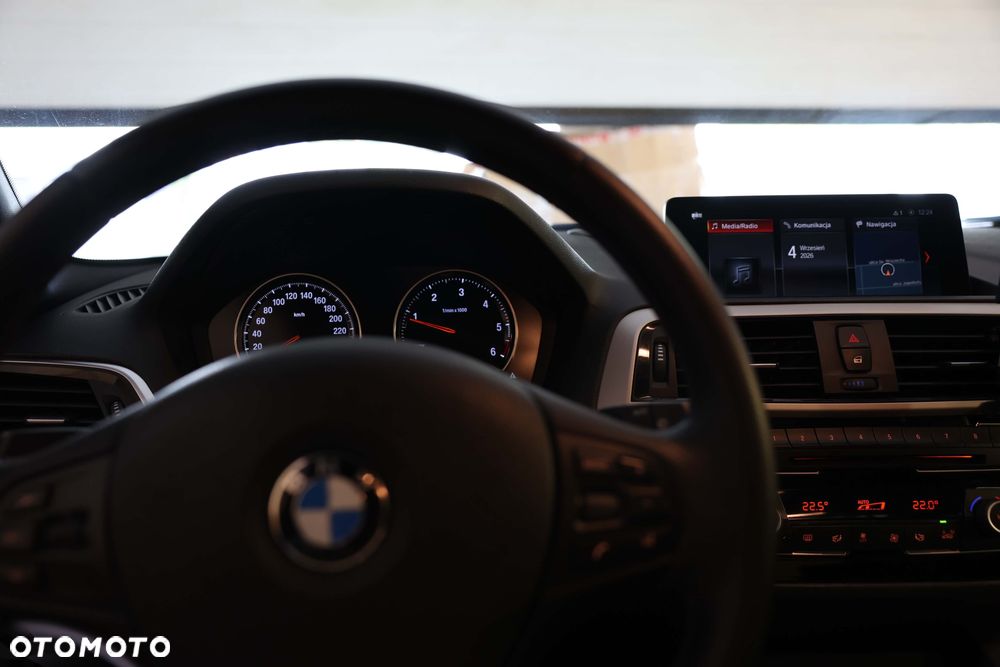 BMW Seria 1 120d xDrive - 25