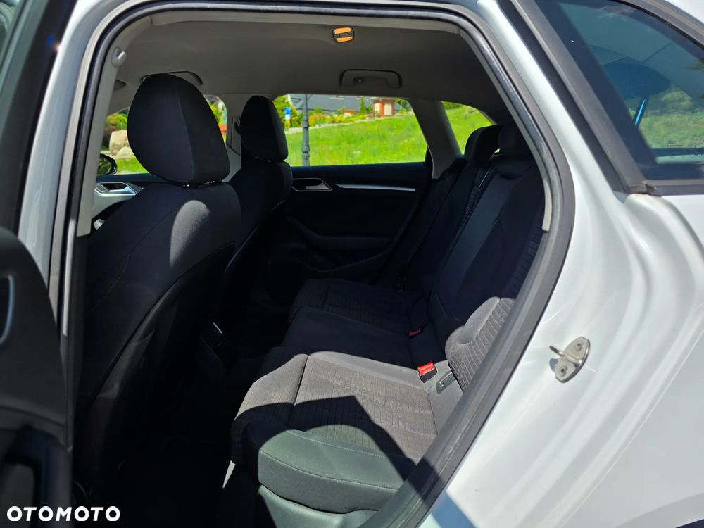 Audi A3 Sportback 2.0 TDI quattro Ambiente - 14