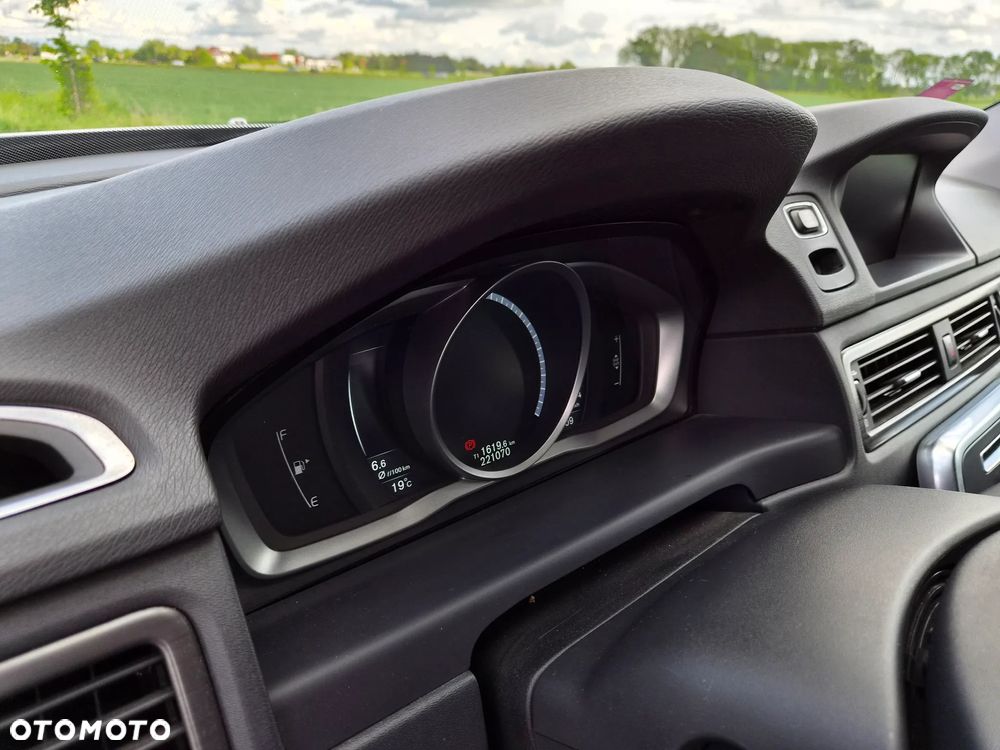Volvo V70 D4 Drive-E Momentum - 38