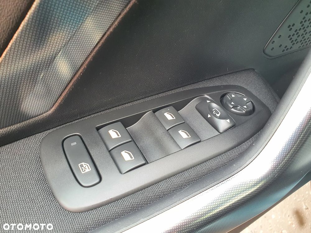 Peugeot 2008 PureTech 110 Stop&Start EAT6 Allure - 21