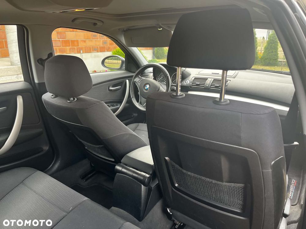 BMW Seria 1 116I 2009 photo 4