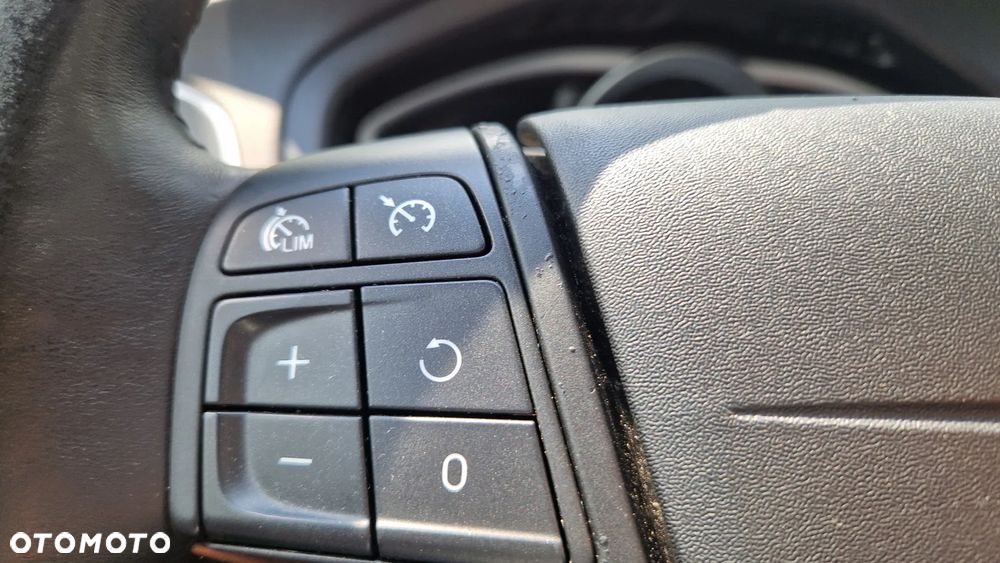 Volvo V40 D2 You - 18