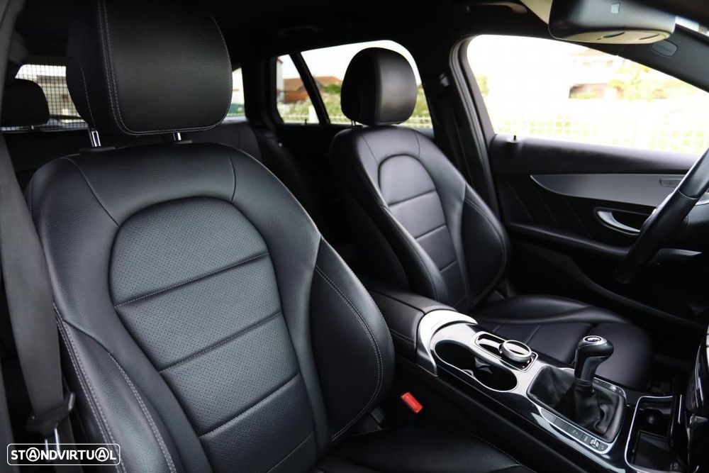 Mercedes-Benz C 200 d AMG Line — fotografia 17