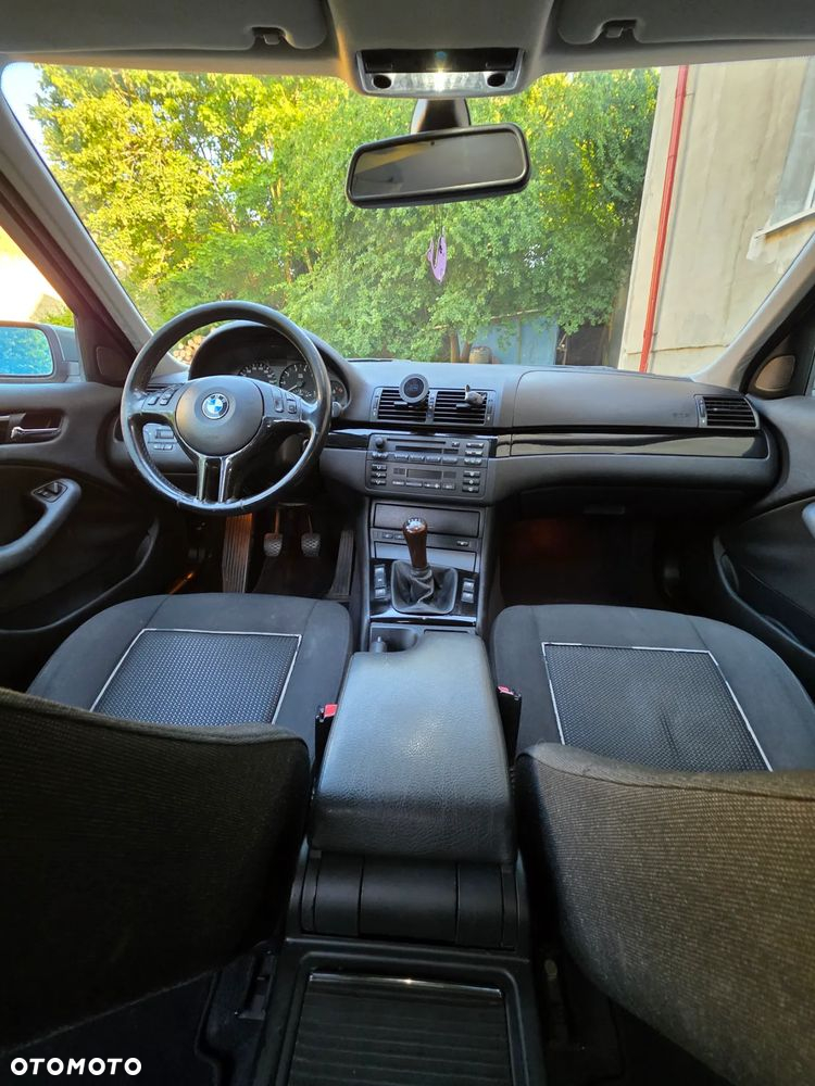 BMW Seria 3 318i - 9