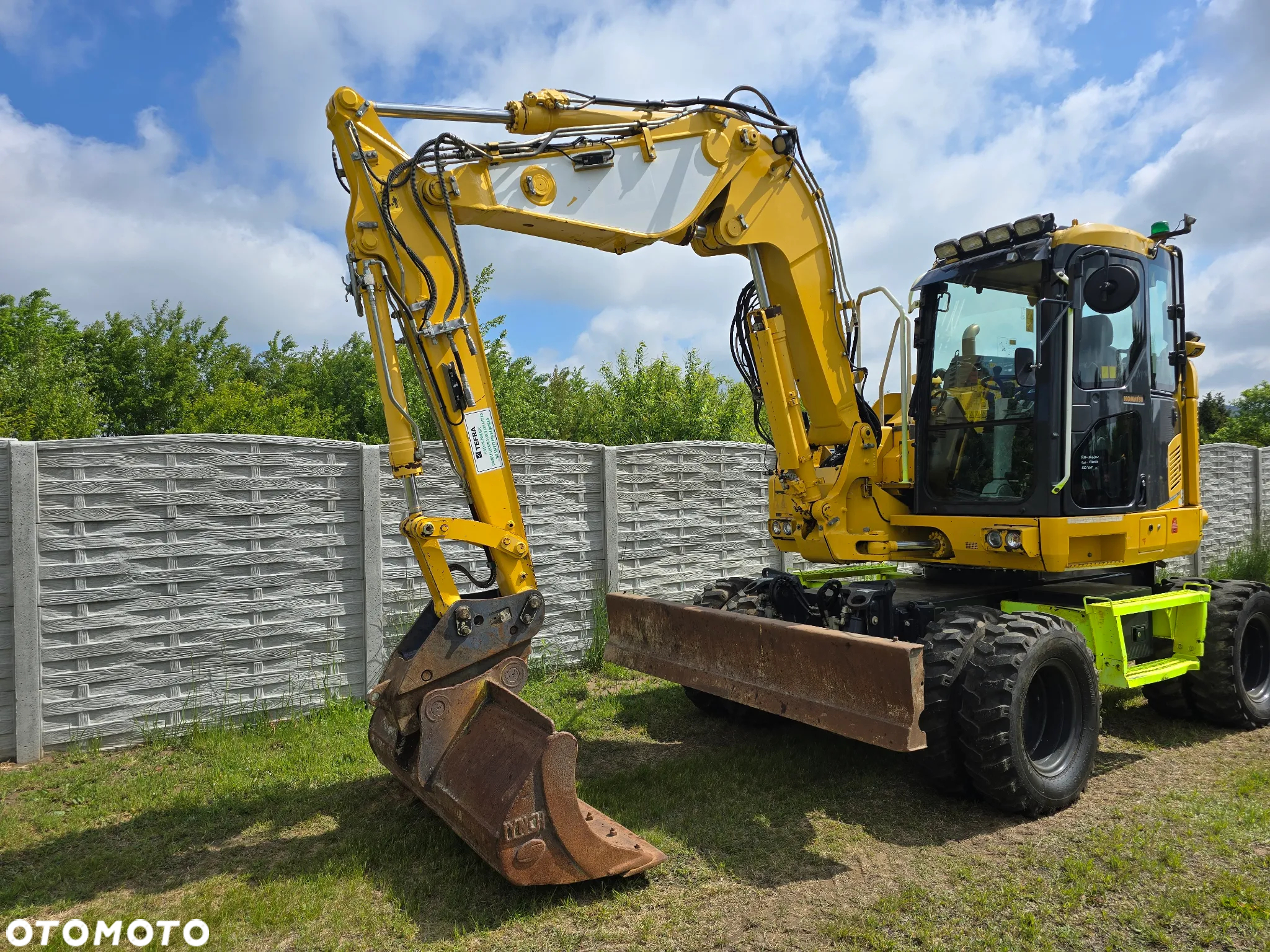 Komatsu - 9