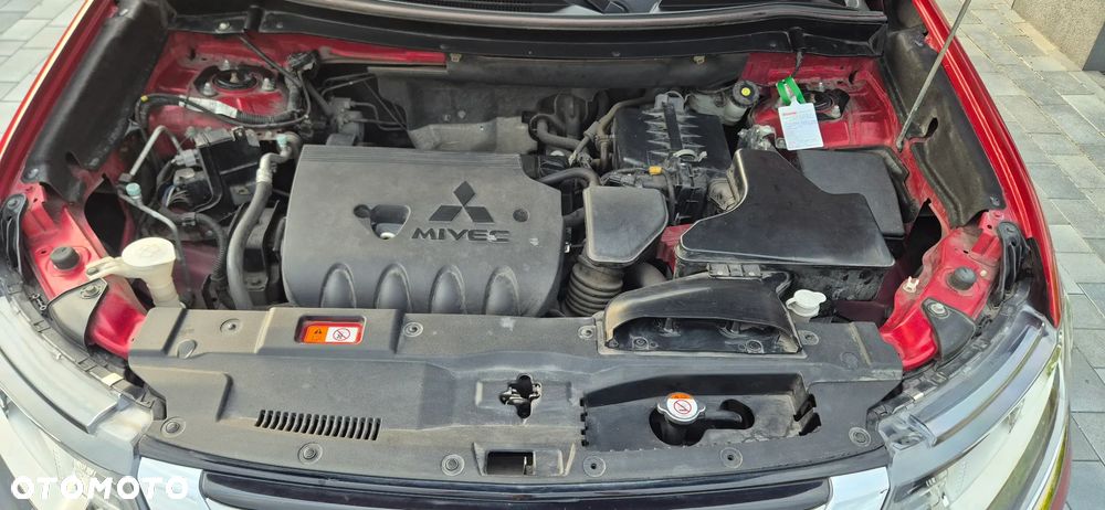 Mitsubishi Outlander 2.0 Intense + 4WD CVT - 34