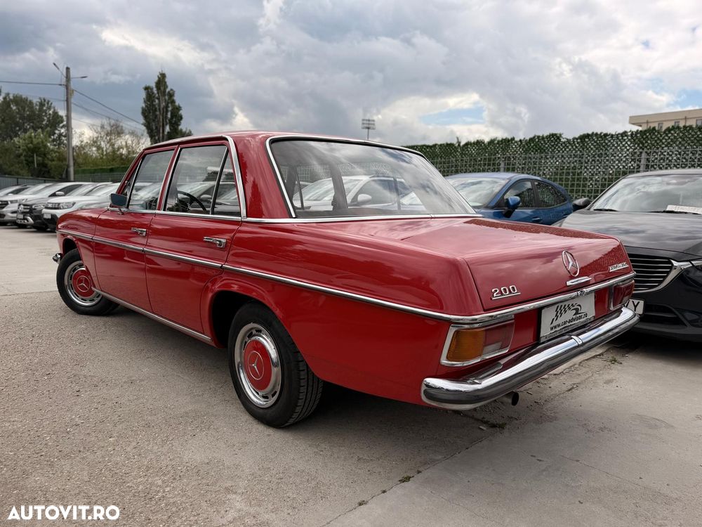 Mercedes-Benz W115 - 9