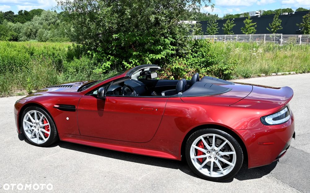 Aston Martin Vantage - 19