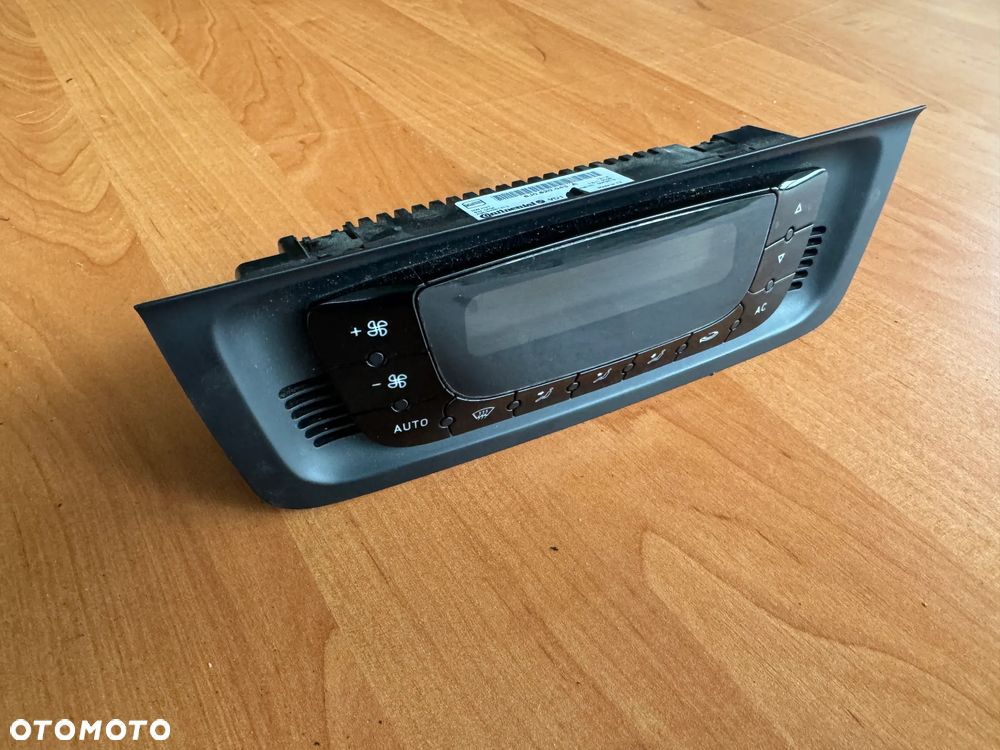 Panel sterowania klimatronik 6j0820043a Seat Ibiza 6J IV - 2