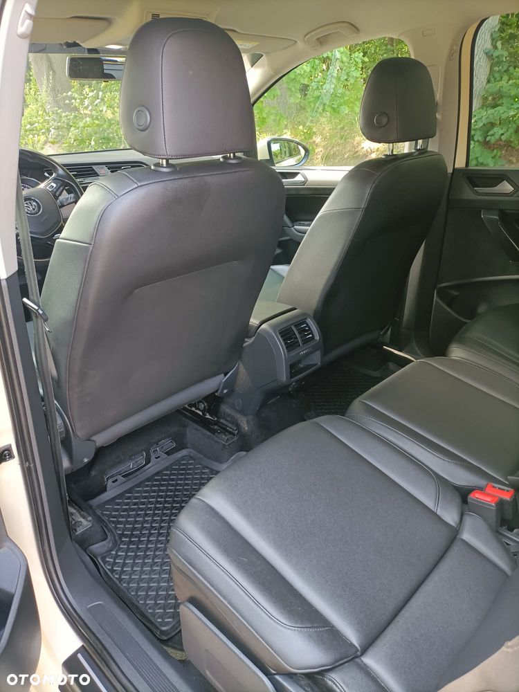 Volkswagen Touran - 6