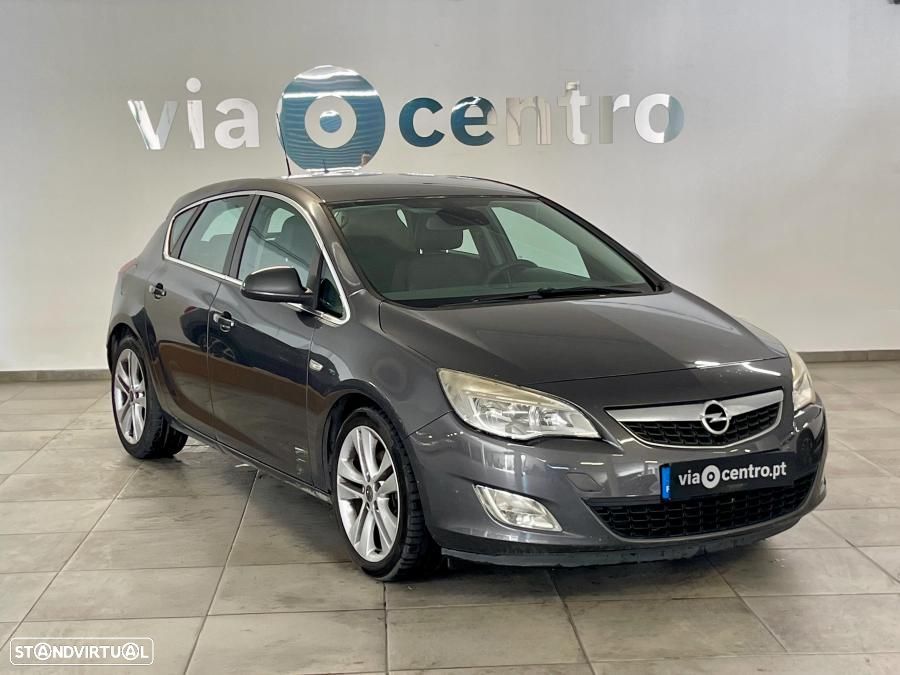 Opel Astra 1.7 CDTi Cosmo - 1