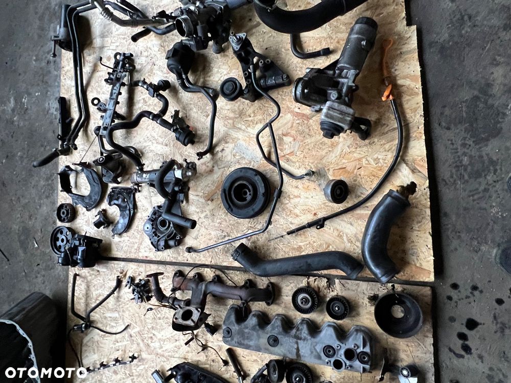 Vw Crafter Volkswagen silnik na części blok silnika wtryski głowica BJL BJM BJA BJK BJL POMPA WTRYSKOWA POMPA OLEJU PODSTAWA FILTRA OLEJU ODMA LISTWA WTRYSKOWA WAL WAŁ WALKI PANEWKI 076130 SB5cdk3 / 0445010125 074115109c 074115405 / 076103593a / 057130764F /076103373D / 076103021 /8F06 AL611  silnik cały na części - 10