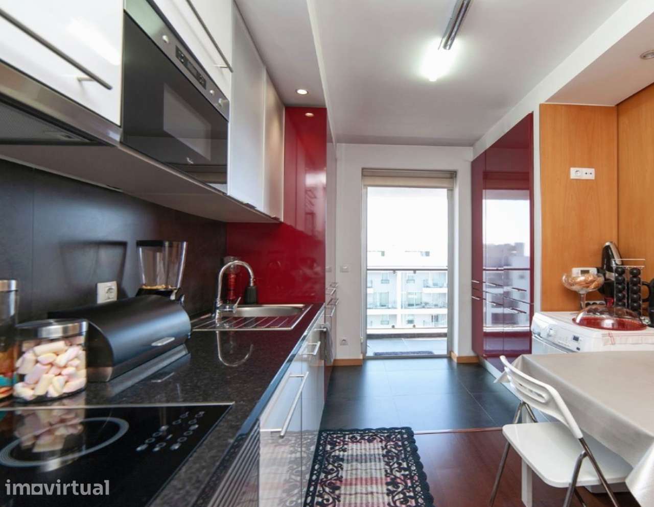 T2 Duplex em Paranhos com Garagem e Varanda - Grande imagem: 4/29