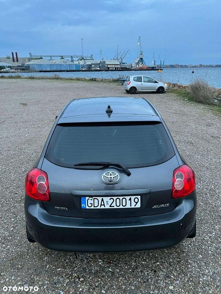 Toyota Auris 1.6 VVT-i Luna - 2